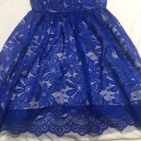 Lace blue dress - Picture 3 of 5